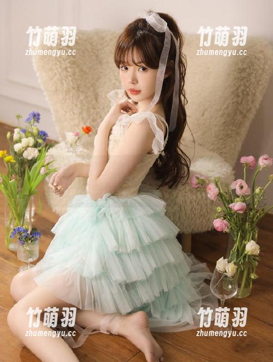 丽柜 - 厨娘伊园的写真照片合集，甜蜜而温暖的视觉盛宴.txt