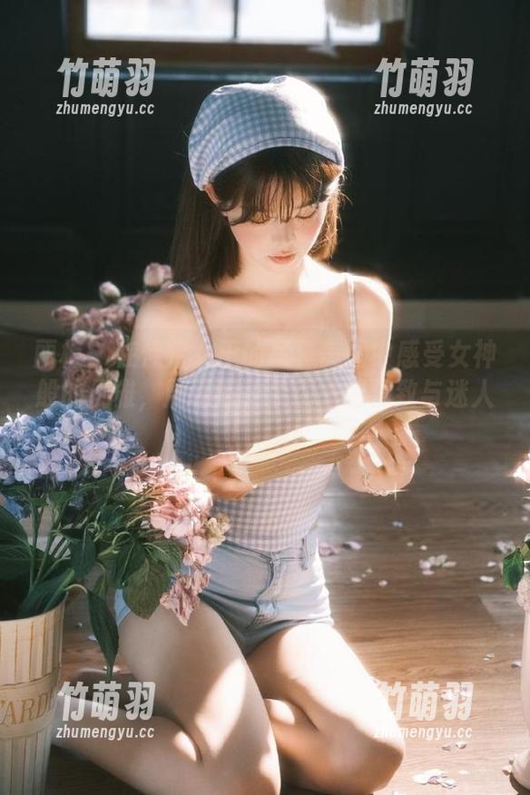 丽柜 - 在佳怡女王的写真美图中感受女神般的优雅，展现每一个细节的精致与迷人！.txt