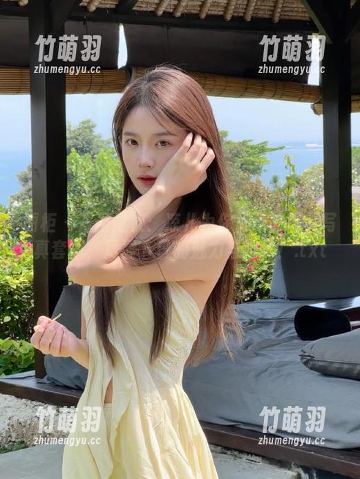 丽柜 - 万圣之夜：凉儿为你呈现的精美写真套图，尽显节日的魅力与神秘！.txt