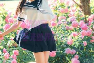 丽柜 – 颠覆传统的可馨修女，美图打破无圣光的界限.txt
