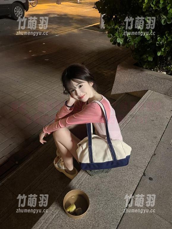 丽柜 - 想看司琪的豹纹写真？这里有超值免费图包，错过就真的后悔！.txt