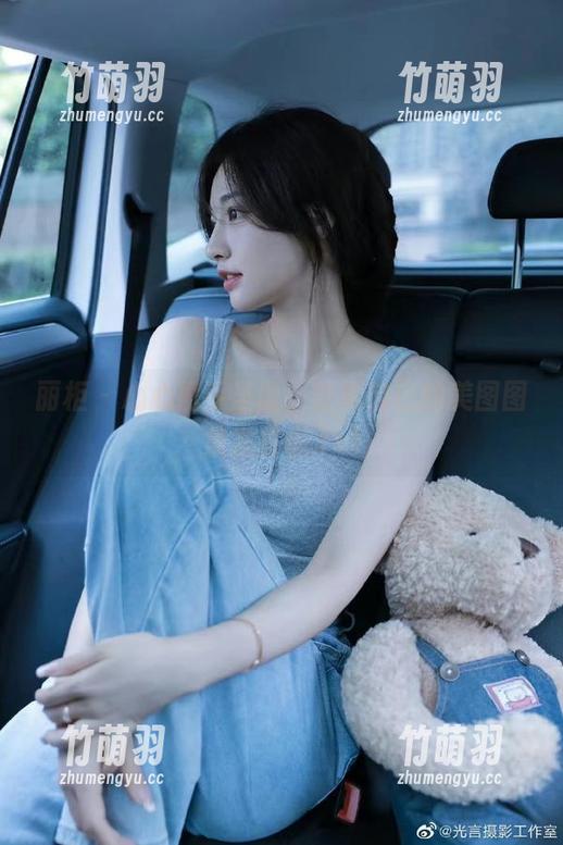 丽柜 - 心心携手圣诞，吐槽自己的美图图集发售啦.txt