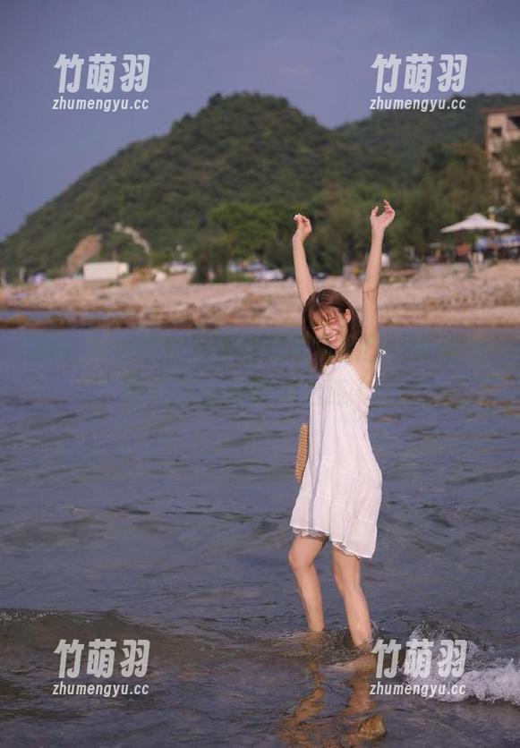 丽柜 - 探索菲菲的套装写真原图，感受她魅力四射的时尚之旅.txt
