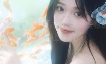 鲜活的青春印记，乔依丝与滴滴私房写真共谱篇章.txt