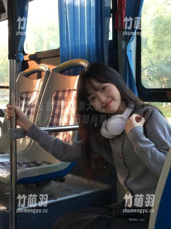 九柒喵连衣裙作品集大赏：精选绝美瞬间，打造夏日时尚潮流.txt