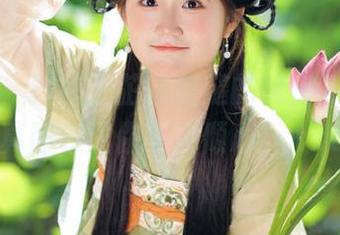 微密圈 – 探秘于芷晴美腿的秘密，精彩写真图包让你一见倾心！.txt
