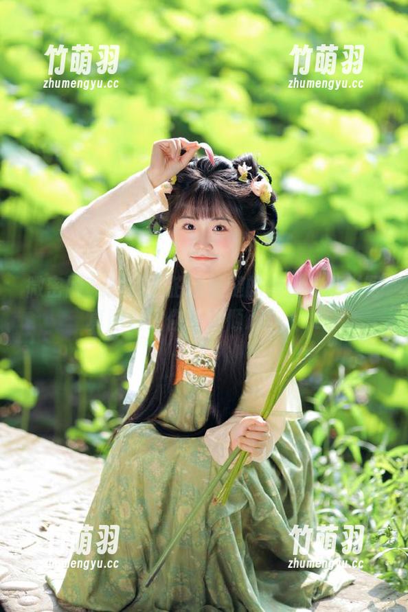 微密圈 - 探秘于芷晴美腿的秘密，精彩写真图包让你一见倾心！.txt
