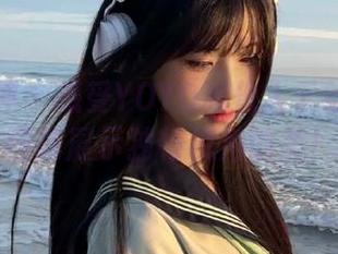 克拉女神 – 感受YOYO高耸入云的高清魅力，图册展示独特视角的美！.txt