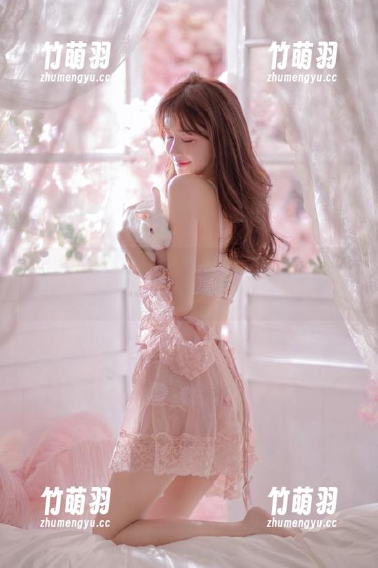 克拉女神 - 僮僮献上厨娘写真分享，带你领略食材背后的艺术与心意.txt
