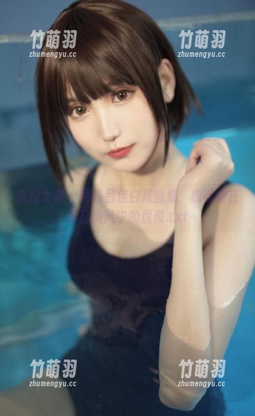 克拉女神 - 精选吕佳白裙图集，感受她在夏日微风中的优雅.txt