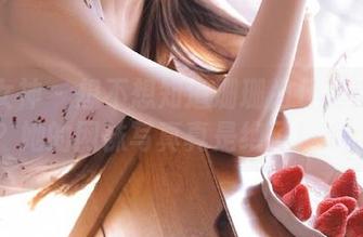 克拉女神 – 想不想知道珊珊为什么这么火？她的网袜写真真是绝了！.txt