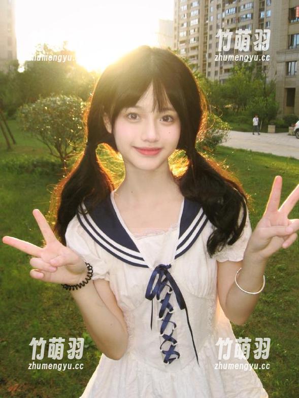 克拉女神 - 记录薇薇的华丽转身：经典礼服写真合集，值得细细品味.txt