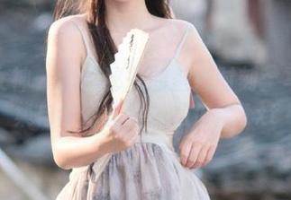 克拉女神 – 雅楠秘书的魅惑时刻：写真合集与梦幻套图一应俱全.txt