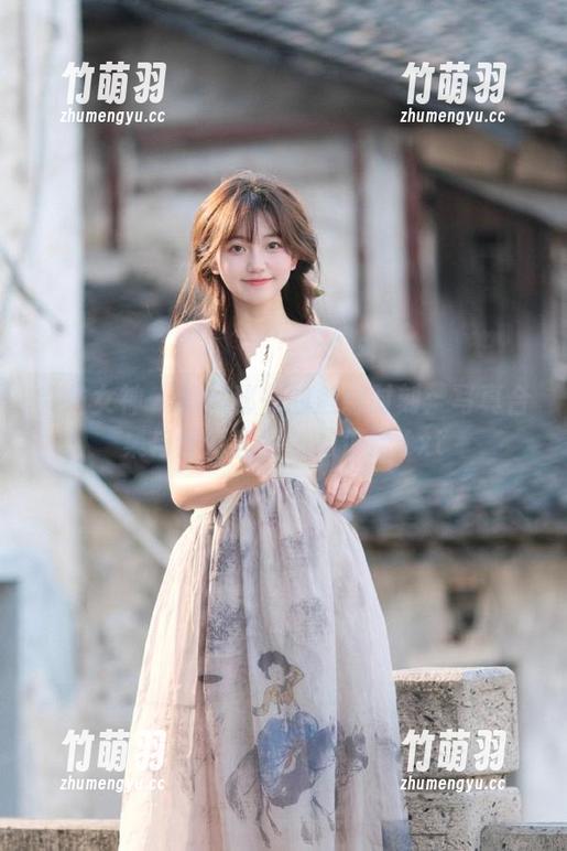 克拉女神 - 雅楠秘书的魅惑时刻：写真合集与梦幻套图一应俱全.txt