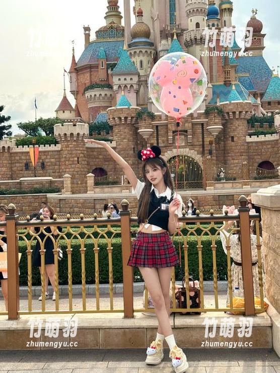 克拉女神 - 私拍写真中的颖儿：秋意似水，春心如歌的摄影故事.txt