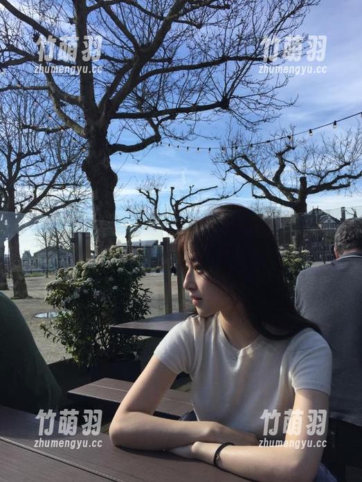 免费收藏兔玩映画黑丝JK小姐姐图包，激发你内心的小鹿乱撞！.txt