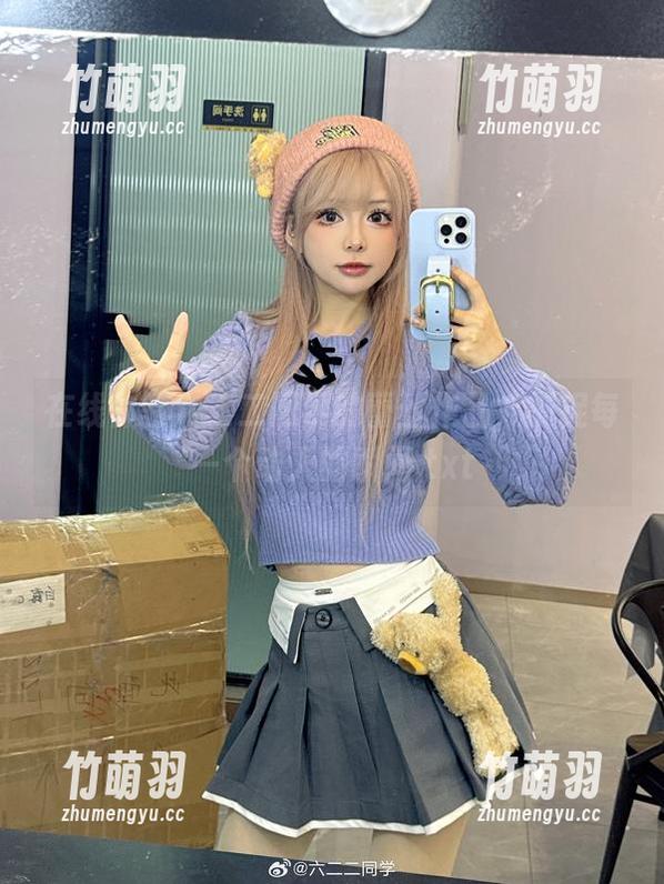 在线体验六二二同学的蕾丝作品，捕捉每一个动人的瞬间.txt