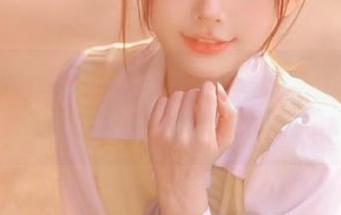 初夏女神 – 高清作品：柒柒的职业装呈现，探索职场服饰的新潮流.txt