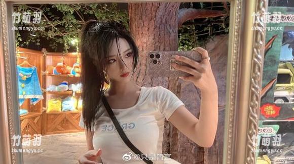 与只是简言一起揭秘她的秘密，尽情欣赏那一系列令人心动的全套写真。.txt