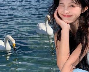 唐韵写真 – 盈盈的旅拍写真套图：让我们一起在这个五光十色的世界中追寻美！.txt