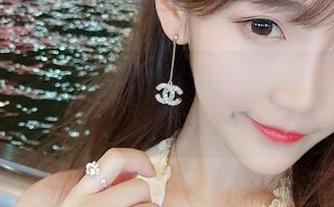 金发芭比启示录：啾小妍Deer的精选美图带你进入梦幻世界！.txt