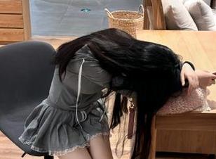 嗲囡囡 – Celina青妍最新粉嫩色写真合集，释放优雅与甜美的双重魅力.txt