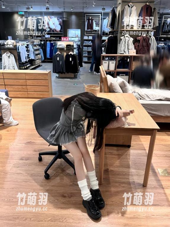 嗲囡囡 - Celina青妍最新粉嫩色写真合集，释放优雅与甜美的双重魅力.txt