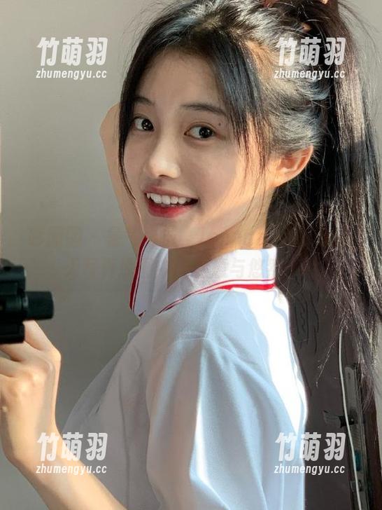 嗲囡囡 - 暑气难挡，Jennanni_Jen夏天写真原图中的惬意与悠然.txt