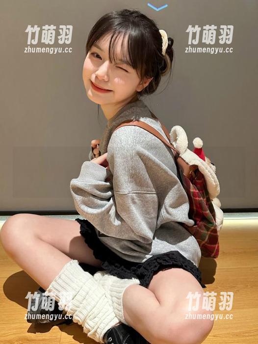 头条女神 - 生命之美，唯有乔安：独家原图及图包展示，女王气质与风格交融.txt