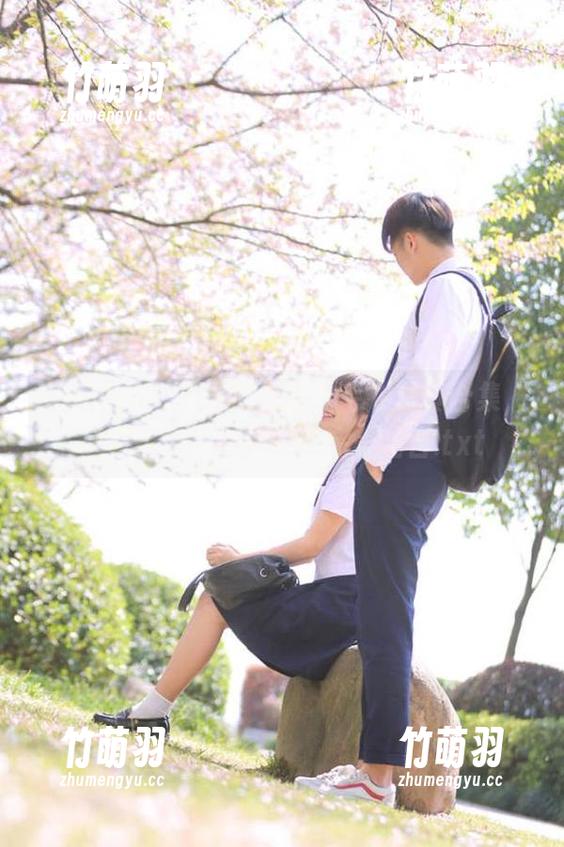 头条女神 - 周熙妍无圣光毛衣写真合集，感受少女心与温暖的完美结合.txt