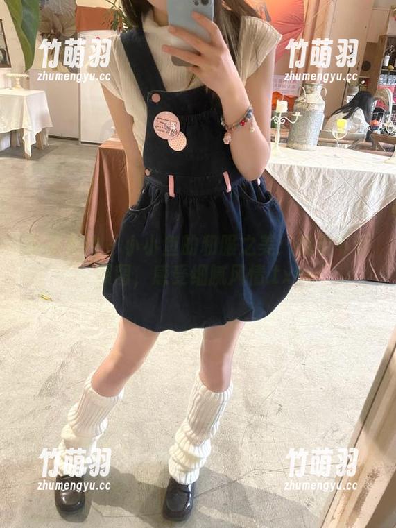 头条女神 - 小小鱼的和服之美：免费下载原图，感受细腻风情.txt