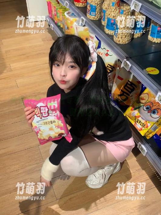 头条女神 - 网盘专享：张梦艺不同风格牛仔裤写真，时尚达人必看.txt