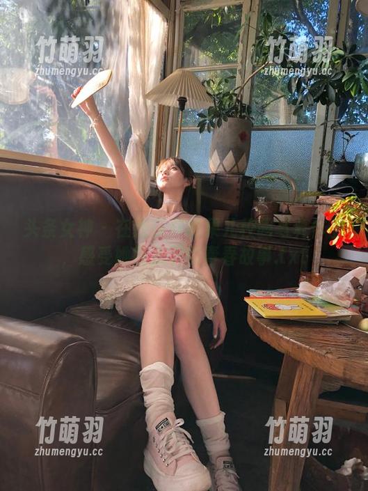 头条女神 - 在线获取松果儿校园写真作品，感受她镜头下的青春故事.txt