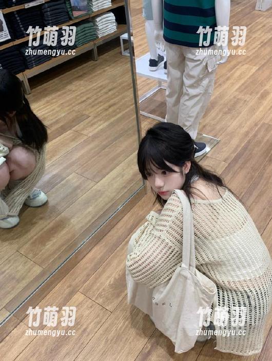 头条女神 - 从心出发：筱溪分享《脉脉含情》作品集，感受情感与美的交织.txt
