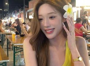 头条女神 – 迷人时尚风：美纳子与丽思卡尔顿皮衣的精美图片合集分享！.txt