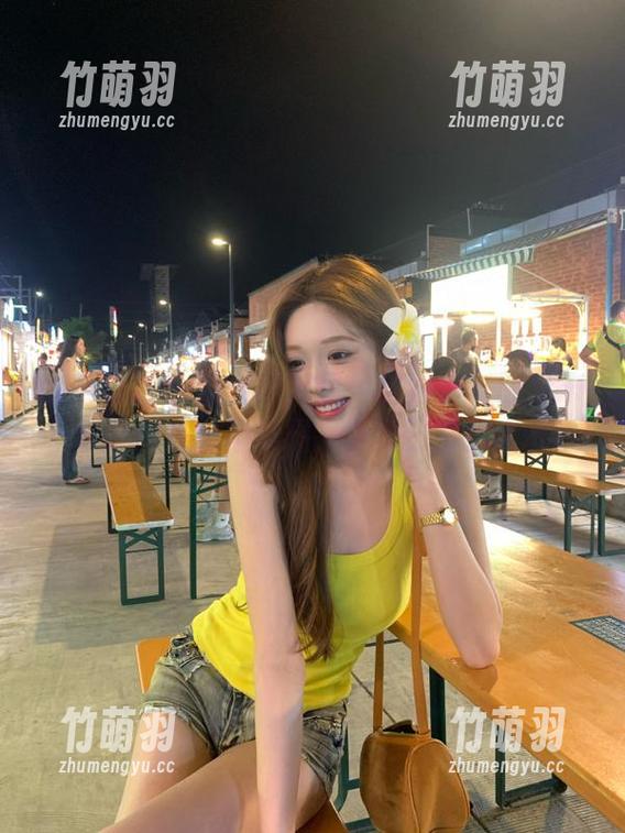 头条女神 - 迷人时尚风：美纳子与丽思卡尔顿皮衣的精美图片合集分享！.txt