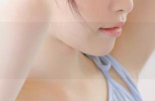 头条女神 – 新鲜出炉！莫晓希妹妹的最新写真图片，让你感受不一样的美.txt