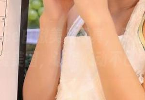 奈汐酱Nice白嫩美足写真，尽显少女气息的可爱美图，让你心动不已！.txt