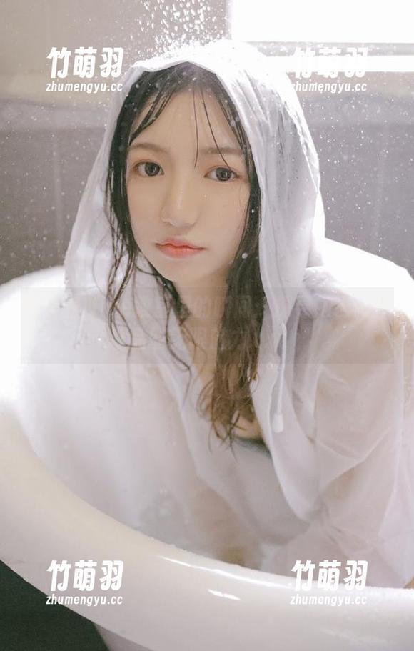 奈汐酱Nice教室里的瞬间：探寻她摄影作品的无限魅力.txt