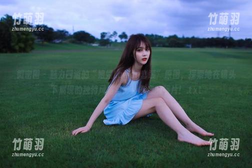微密圈 - 魅力四溢的“姐姐Lalion套装”原图，探索她在镜头下展现的独特风格与青春气息的照片！.txt