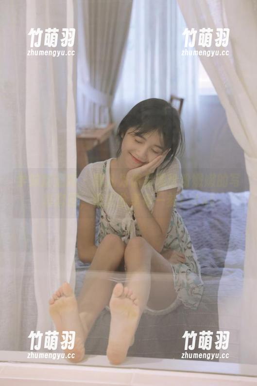 学妹加速跑 - 敏儿为你呈现粉粉嫩嫩的写真套图，快乐分享每一刻！.txt