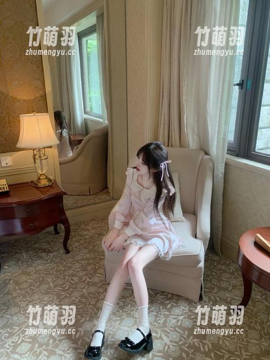 微密圈 - 家有水墨老师的创意灵感：动态与静态结合的死库水原图作品集.txt
