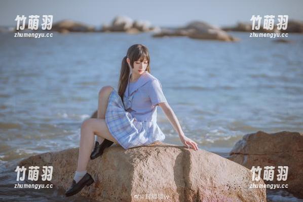 走进封疆疆v的奶牛世界，精选写真展现生命的韵味与灵动.txt