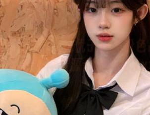 微密圈 – 欣赏小u优优子甜美粉色吊带裙，精彩写真资源合集一览.txt