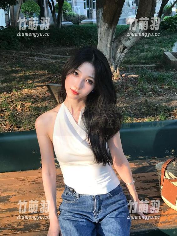 杂志都弱智，观看少女秩序的白丝连衣裙，图片才是我眼中的“真正封面”！.txt