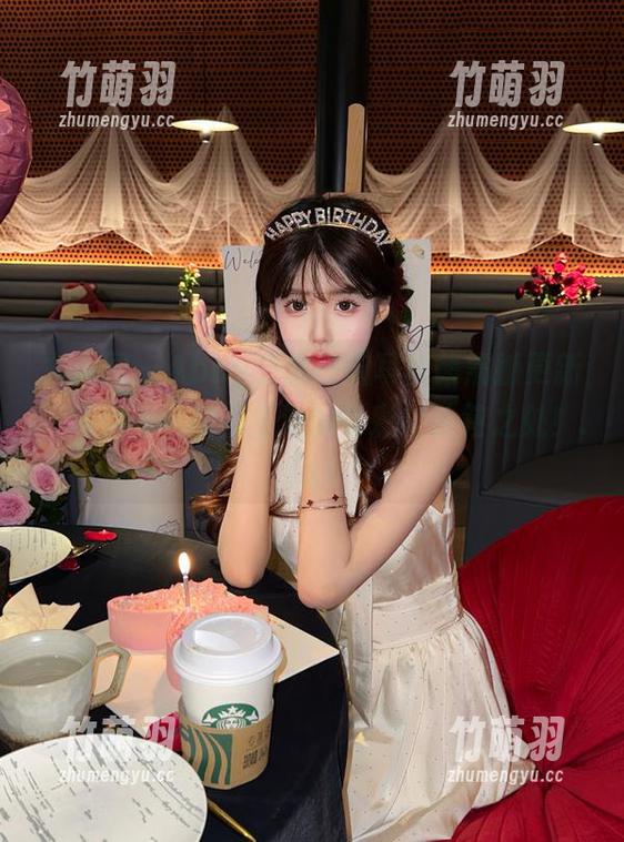 尤果网 - Abby金金校园写真集震撼更新，带你体验校园生活的多彩与独特之处！.txt