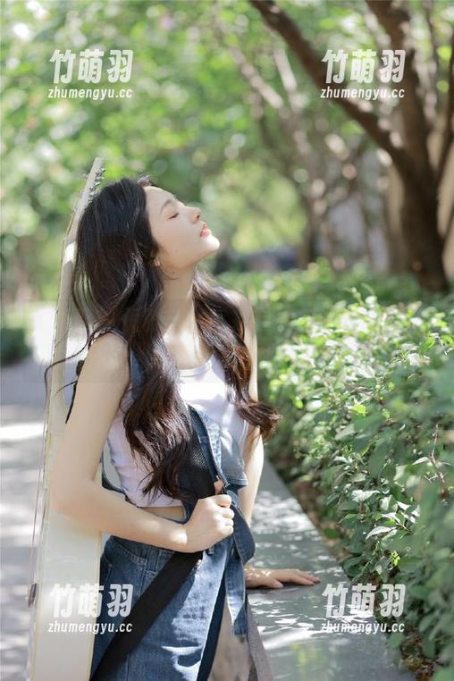尤果网 - 优雅与性感并存：周妍希的短裙私拍套图让你无法抵挡的魅力.txt