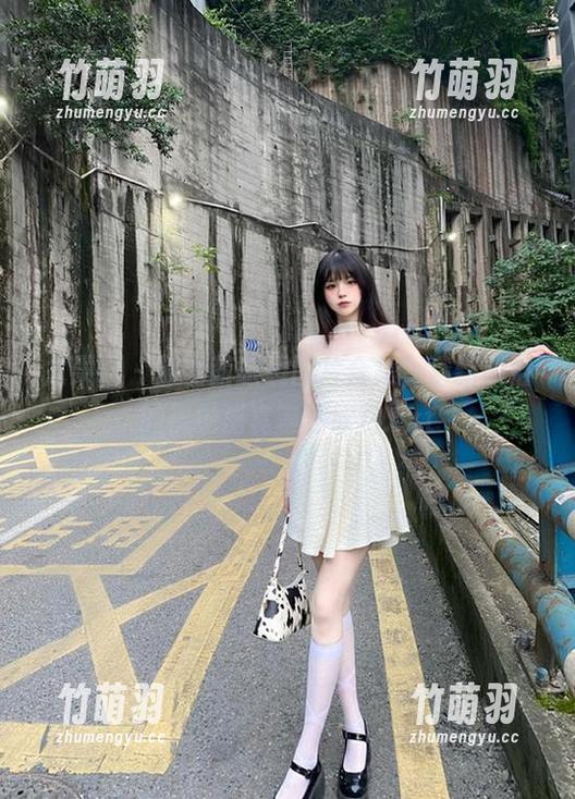 尤果网 - 慕羽茜眼镜图片合集，清新脱俗的视觉盛宴等你欣赏.txt