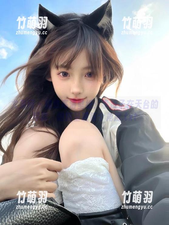 尤果网 - 精致高清壁纸：李凌子在天台的写真，细腻呈现每个角度.txt