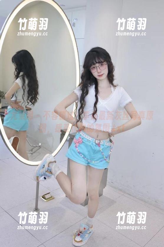 尤果网 - 不容错过！李焱最新灰丝写真原图，感受优雅的氛围.txt
